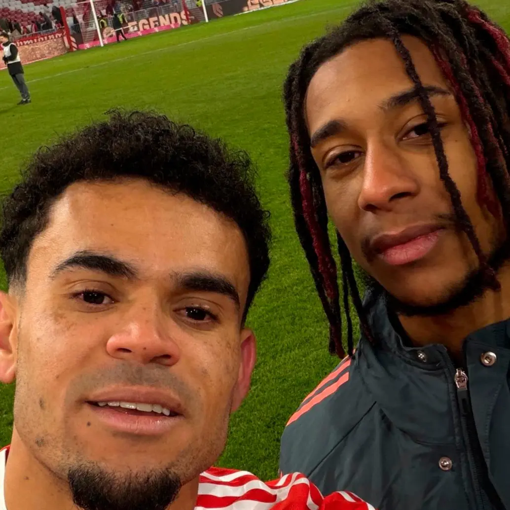 El futbolista colombiano Luis Díaz suma 25 goles esta temporada con el Bayern Múnich. El francés Micahel Olise lleva 20 tantos. Foto: tomada del x de @MO17Szn