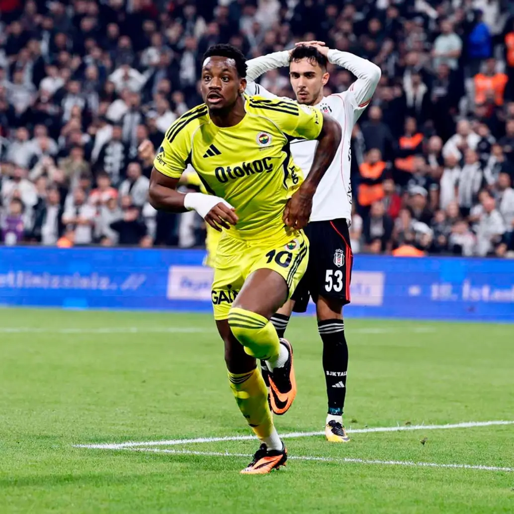 El delantero colombiano Jhon Jáder Durán suma 3 goles en partidos oficiales con el Fenerbahce turco. FOTO: Tomada de X @Fenerbahce