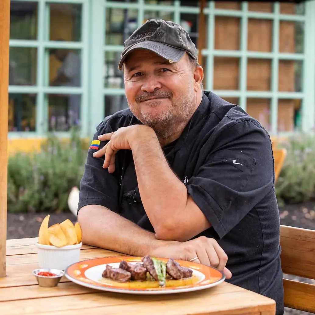Álvaro Molina tiene ahora sus platos en el restaurante Casa Once, en el Carmen de Viboral FOTO El Colombiano 
