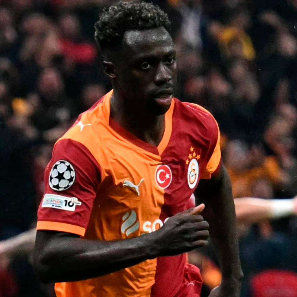 El defensa central colombiano Dávinson Sánchez es uno de los referentes del Galatasaray de Turquía. Foto: tomada del x de @LigadeCampeones