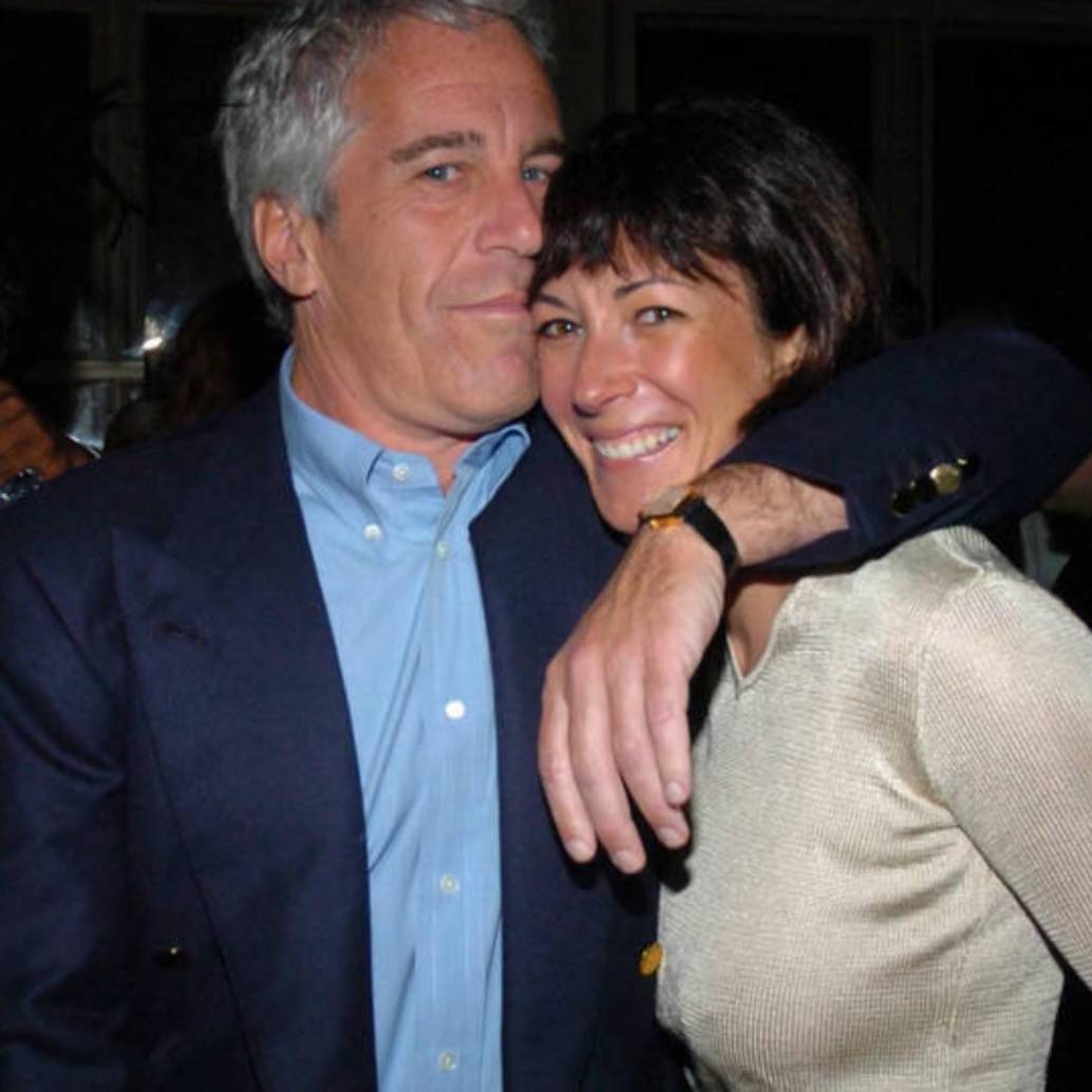 Ghislaine Maxwell, de mujer de la alta sociedad y amiga de la realeza británica, a ser una de las protagonistas de uno de los mayores escándalos de tráfico sexual de los últimos tiempos por su relación con Jeffrey Epstein. FOTO: Getty