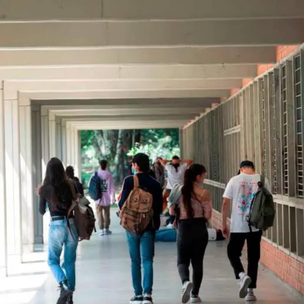 Las autoridades en Bogotá están en alerta por reclutamiento de estudiantes. Foto: Camilo Suárez.