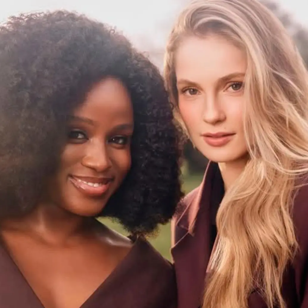 Masali Baduza como Michaela y Hannah Dodd como Francesca, serán las protagonistas de la próxima temporada de Bridgerton. FOTO Cortesía Netflix.