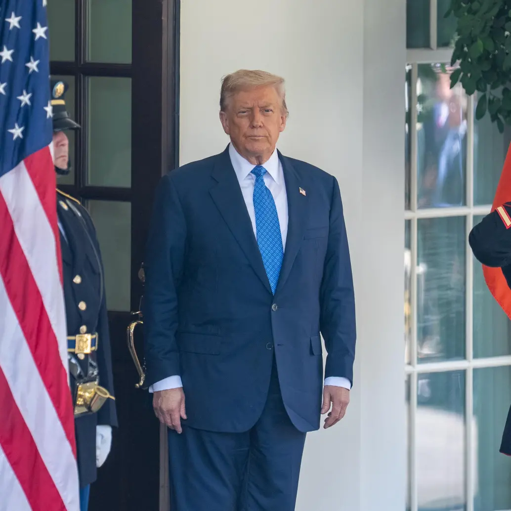 <span class="mln_uppercase_mln">La</span><b><span class="mln_uppercase_mln"> administración del presidente estadounidense, Donald Trump, se ha mostrado dispuesta a castigar legalmente a aquellos que quemen la bandera de Estados Unidos, un acto de protesta que está protegido por la Corte Suprema de ese país. FOTO: Xinhua</span></b>