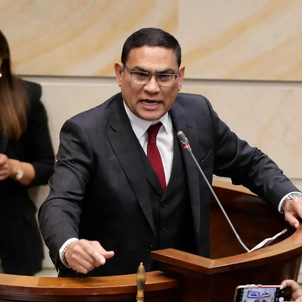 Las sanciones contra los tres congresistas podrían ir desde una amonestación, pasando por una suspensión temporal del derecho a la voz y voto, hasta la expulsión del partido. FOTO: Colprensa