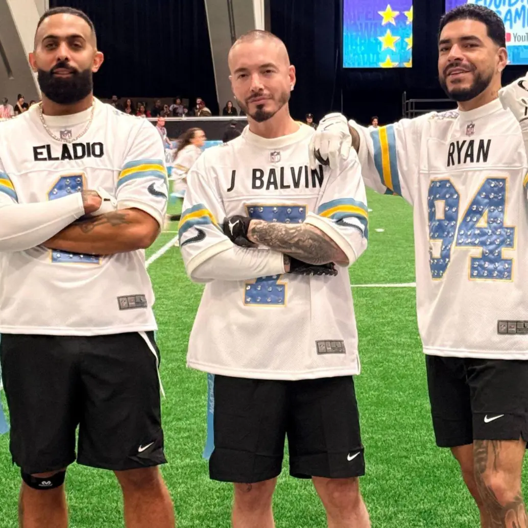 Eladio Carrión, J Balvin y Ryan Castro fueron algunos de los latinos presentes en el Flag Football Game. Foto: Instagram