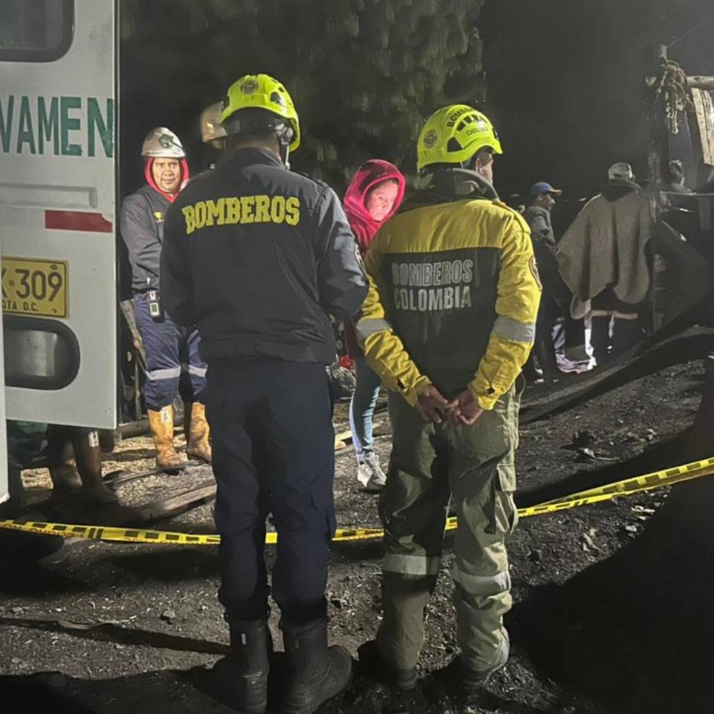Los bomberos de la zona ya se encuentran en los operativos de rescate. Foto: Redes Sociales @BomberoFarfan
