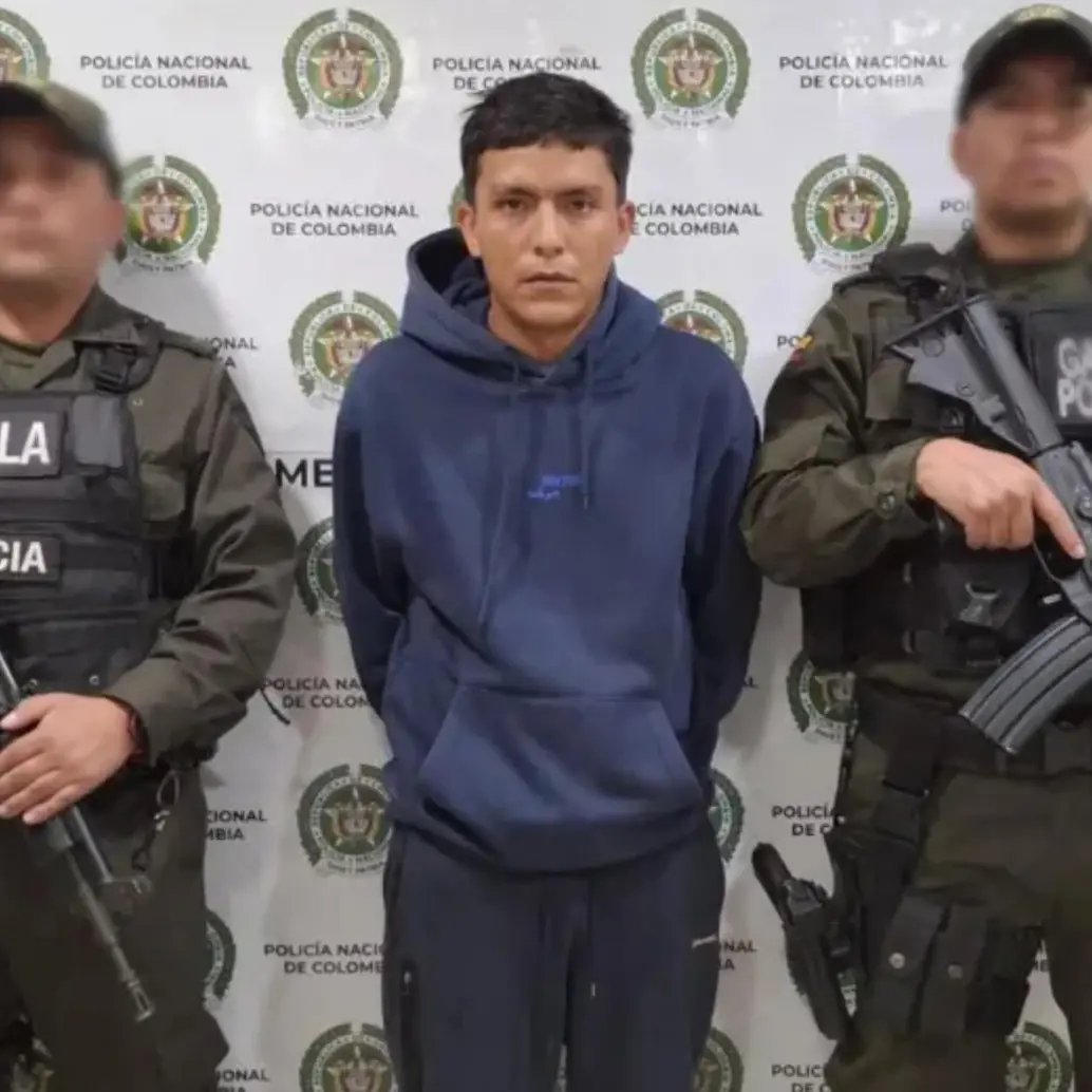 En un operativo conjunto con autoridades chilenas que se llevó a cabo en el municipio de Chiscas, Boyacá, se dio con la captura de Luis Alfredo Carrillo Ortiz, alias Gocho, presunto miembro del Tren de Aragua. FOTO: Fiscalía General de la Nación