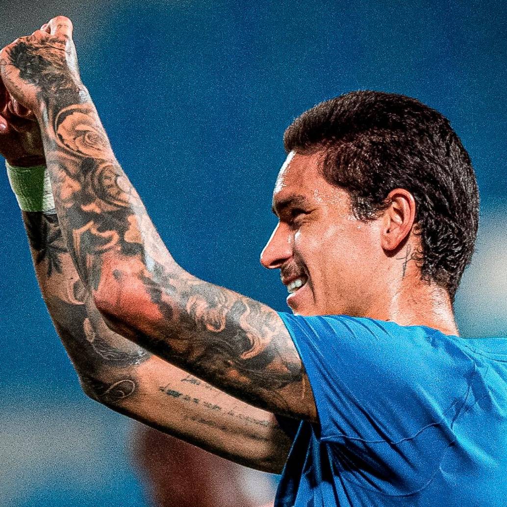 El delantero uruguayo Darwin Núñez es una de las nuevas figuras del fútbol árabe. Llegó del Liverpool inglés. FOTO: TOMADA DEL X DE @Darwinn99