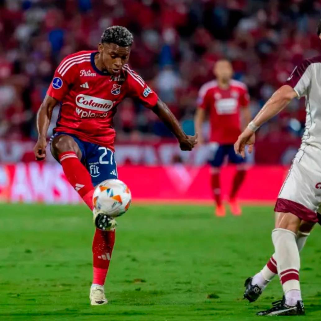 El delantero Brayan León Muñiz regresa a la titularidad con el Medellín. El primer gol que marcó con el cuadro rojo en 2023 fue contra Pereira, su exequipo. FOTO: Manuel Saldarriaga