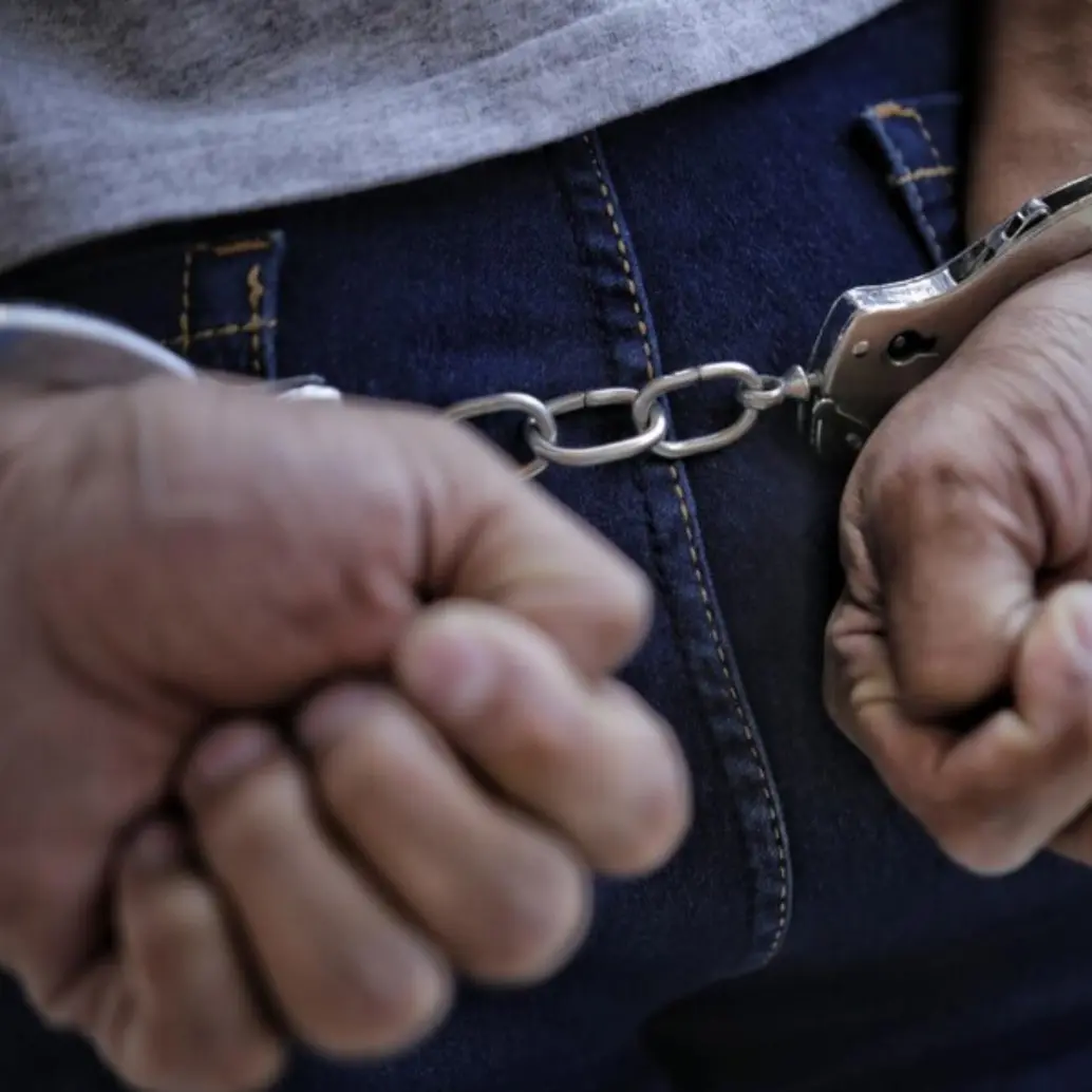 El francés detenido está acusado de complicidad en tráfico de seres humanos con la agravante de ser menores, violación y agresión sexual de menores. FOTO: COLPRENSA Y AFP