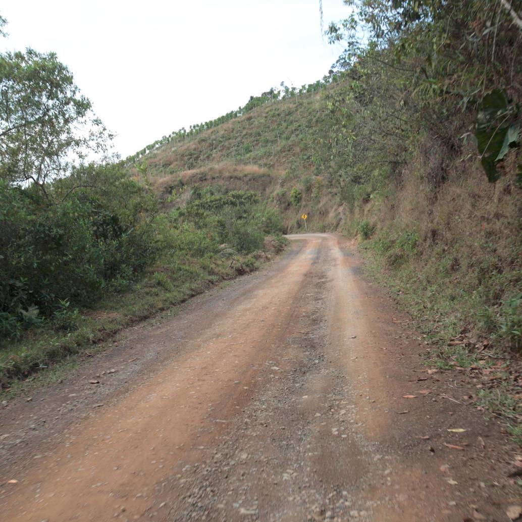 La Gobernación de Antioquia anunció las inversiones millonarias para la pavimientación de caminos de trocha del departamento. FOTO: MANUEL SALDARRIAGA