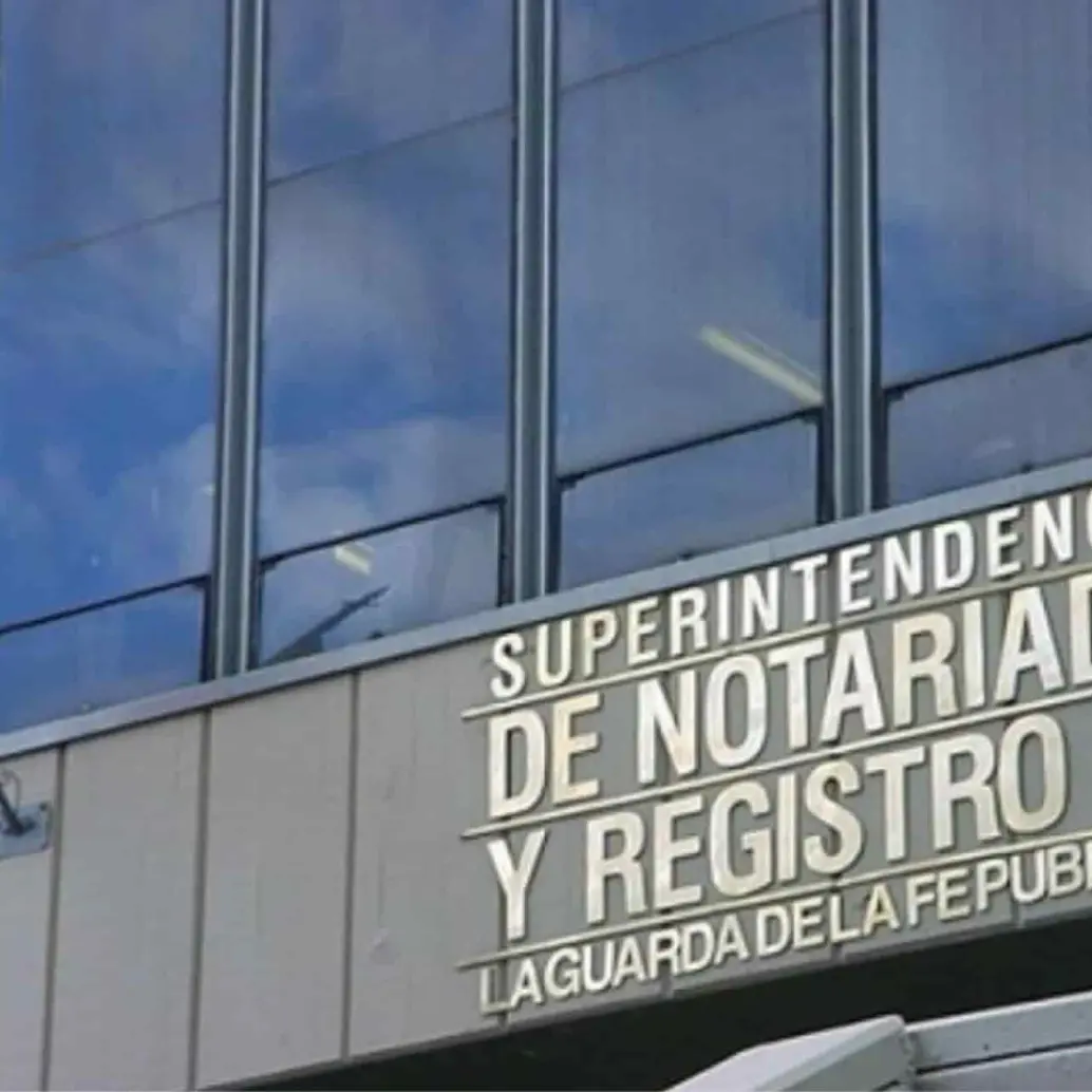 Fachada de la Superintendencia de Notariado y Registro, entidad que entró a la lista de entes bajo revisión en el proceso de empalme. Foto: Colprensa