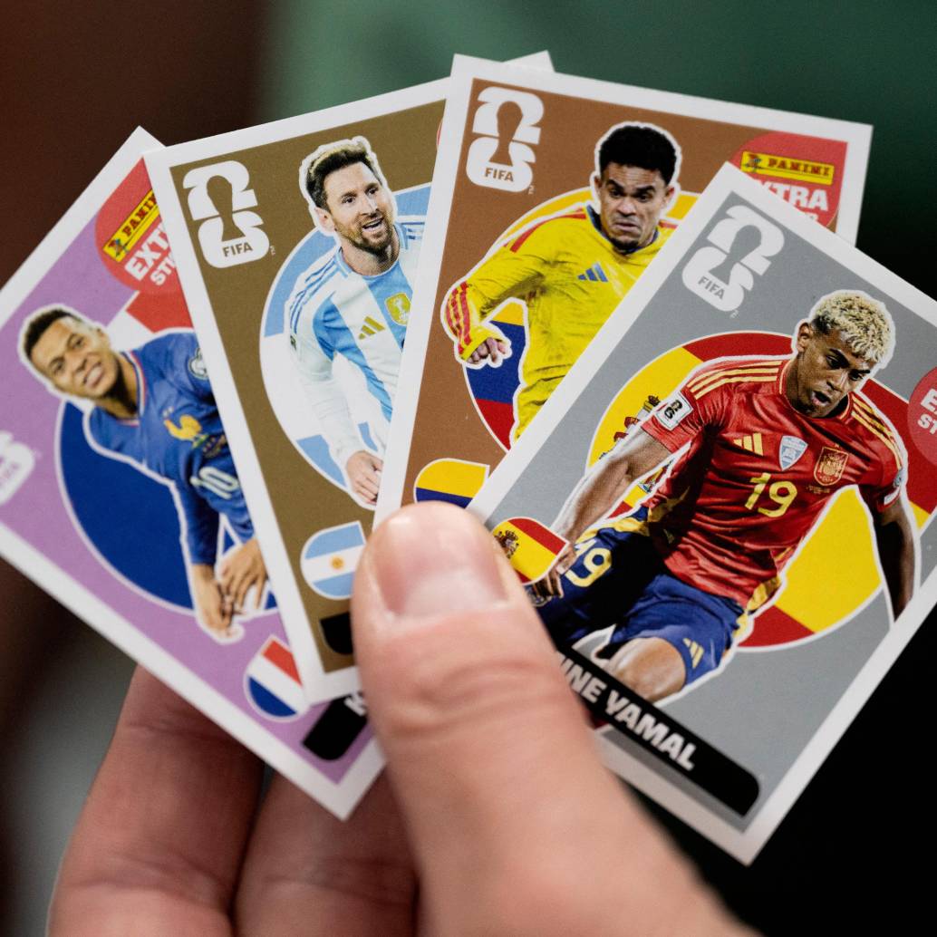 Luis Díaz es uno de los jugadores que más cuesta hallar en los sobres del álbum Panini. FOTO AFP