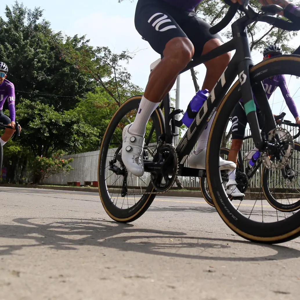 El estudio demuestra que salir a andar en bicicleta puede contribuir a mejorar el estado de ánimo y la salud en general. FOTO Colprensa