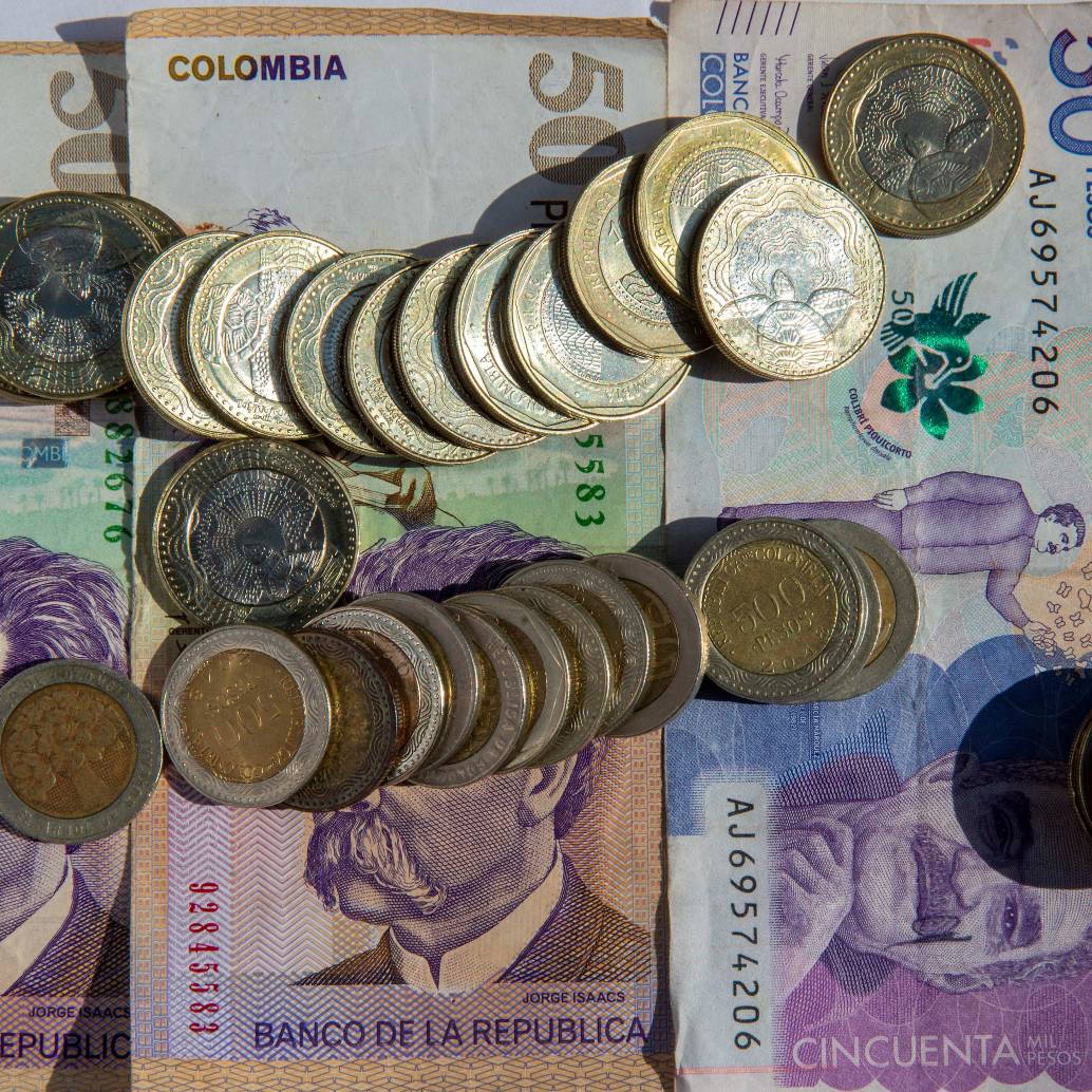 Aunque las cifras muestran crecimiento económico en el país, muchas familias no perciben alivio en su bolsillo. FOTO EL COLOMBIANO