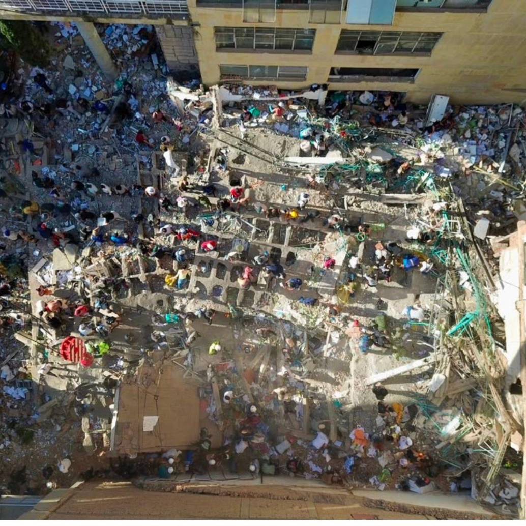 Así quedó el parque Parque Bolívar en Pereira (Risaralda) tras el fuerte temblor en Colombia. FOTO: Manuel Saldarriaga