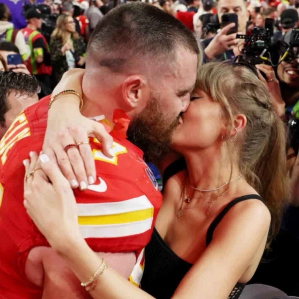 Taylor Swift animó este domingo a su pareja Travis Kelce y sus Kansas City Chiefs en el Super Bowl 2024 de la NFL en Las Vegas. FOTO: AFP