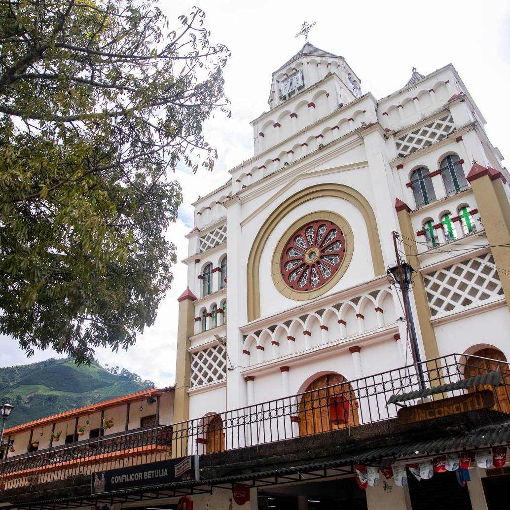 Los hechos ocurrieron mientras los policías patrullaban el sector La Cumbre, en la zona rural de Betulia. Foto: EL COLOMBIANO. 