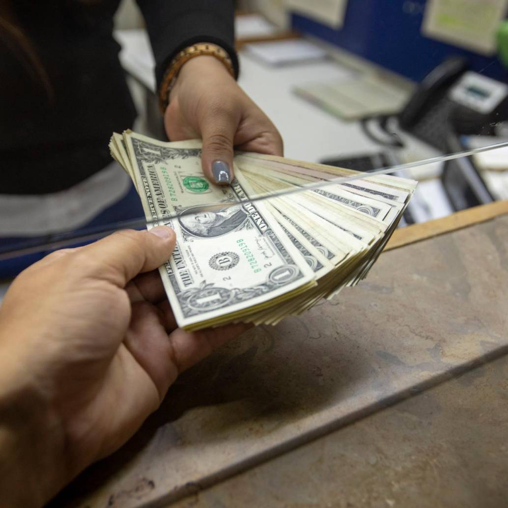 La TRM del dólar en Colombia es de $3.865,97. FOTO Carlos Velásquez