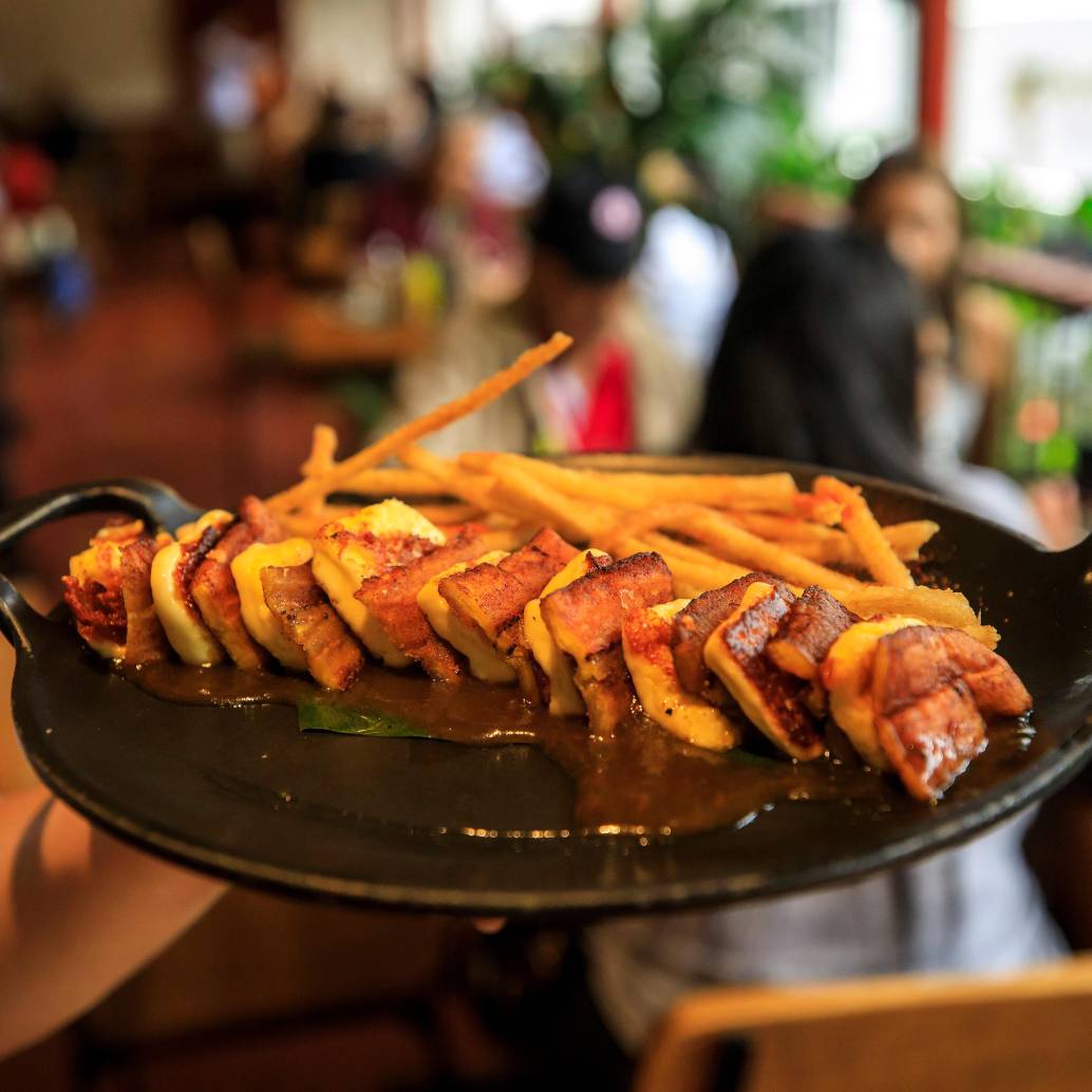 Oferta de La Hacienda, uno de los restaurantes del centro de Medellín. Foto: Camilo Suárez