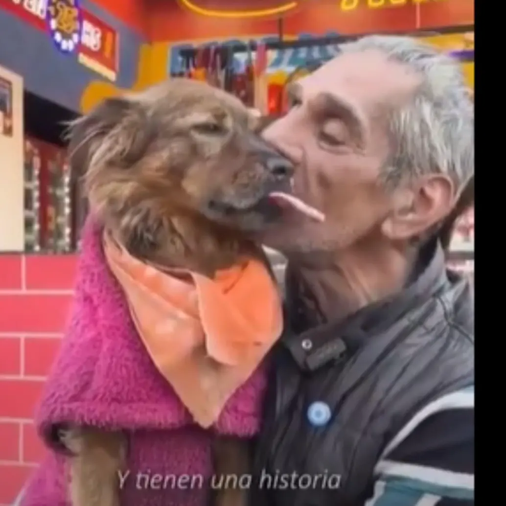 Dani y su perrita Akira. Foto: tomada de redes sociales.