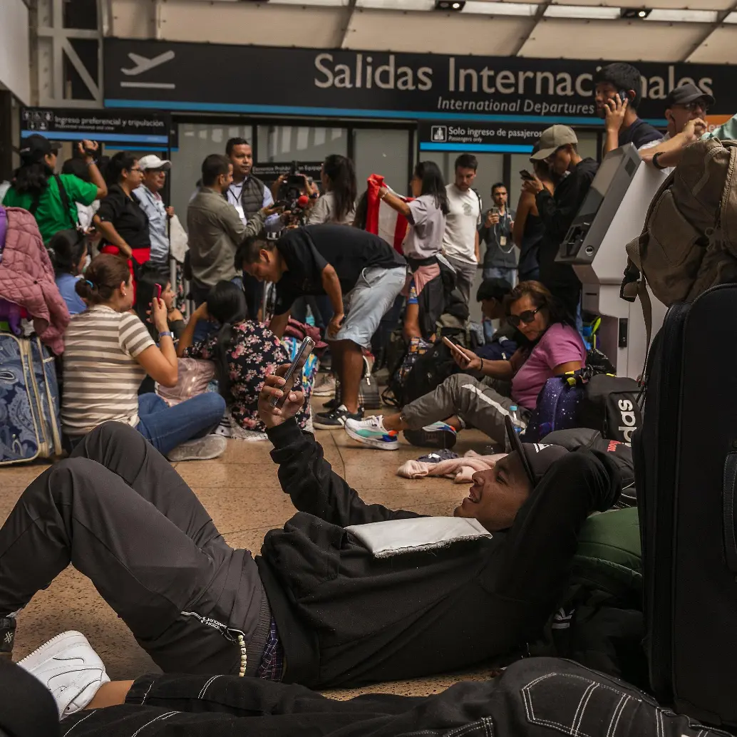 Imagen de referencia de viajeros esperando en el aeropuerto José María Córdova. Foto: EL COLOMBIANO
