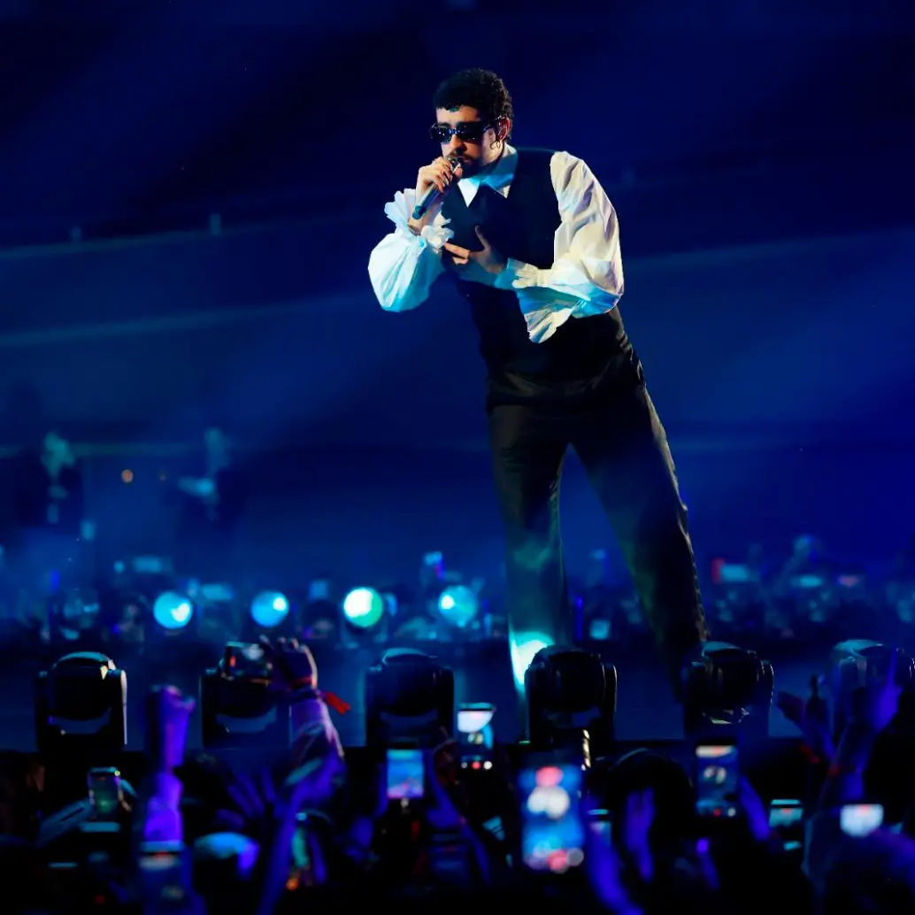 Bad Bunny tiene 29 canciones que superan el billón de reproducciones en Spotify. El concierto en Tokio está disponible en Spotify. Foto Getty. 