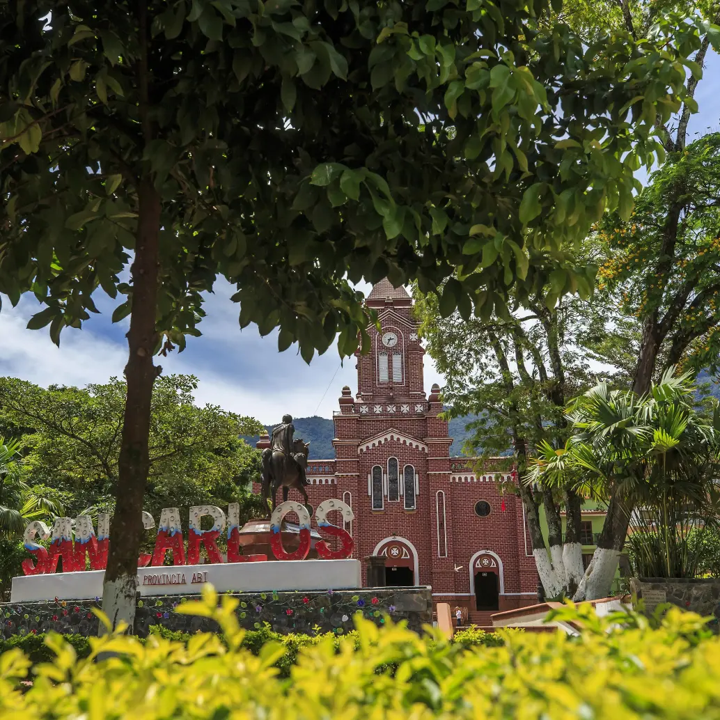 Imagen de referencia del Parque principal de San Carlos. Foto: Andrés Camilo Suárez Echeverry.