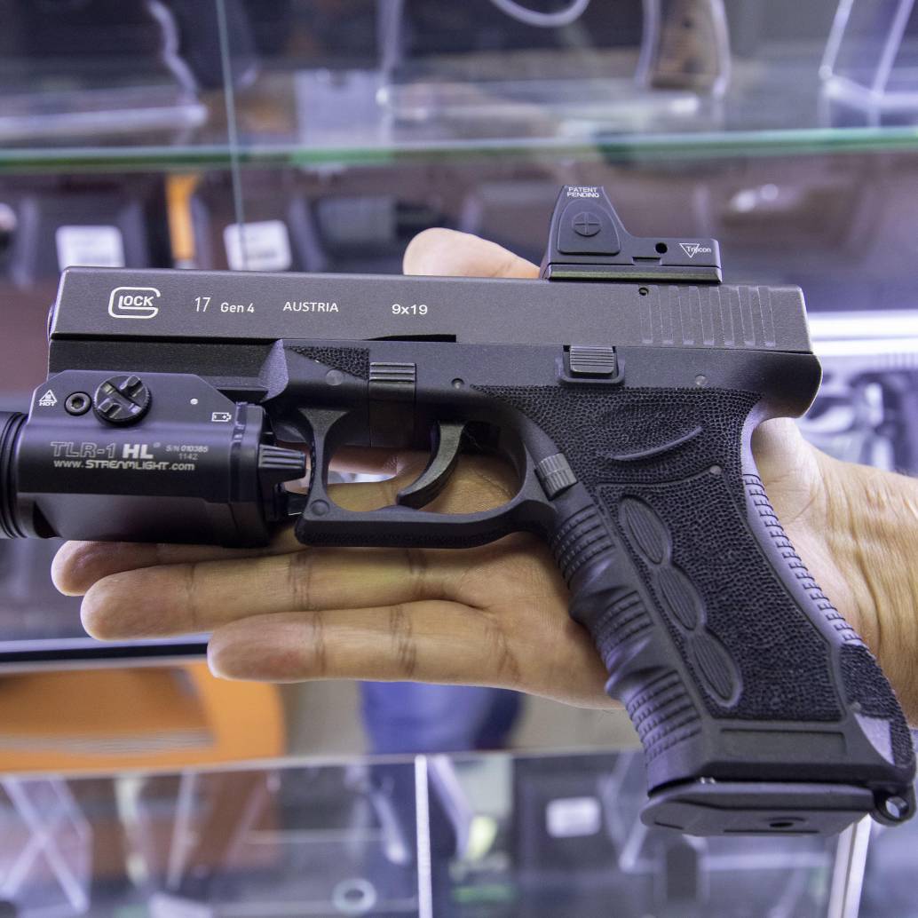 Imagen de referencia de un arma de fuego amparada. Foto: EL COLOMBIANO