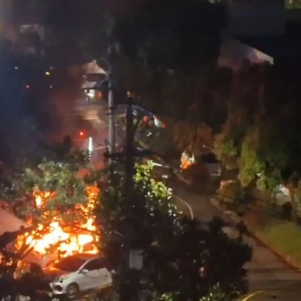 El incendio fue captado por edificios aledaños al supermercado. Foto: Captura de video suministrado a EL COLOMBIANO