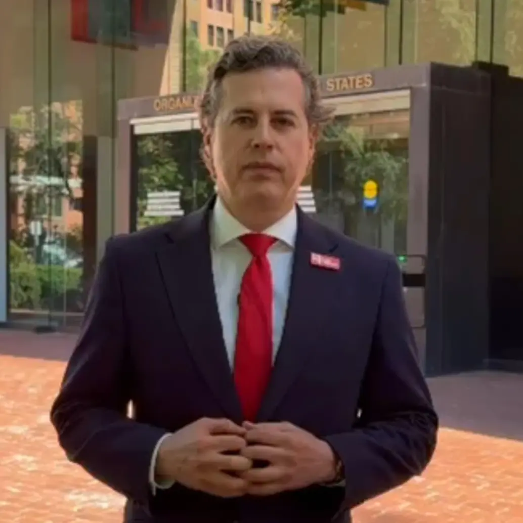 Juan Manuel Galán a las afueras de la Organización de Estados Americanos (OEA) en Washington, EE. UU. Foto: Captura de video.