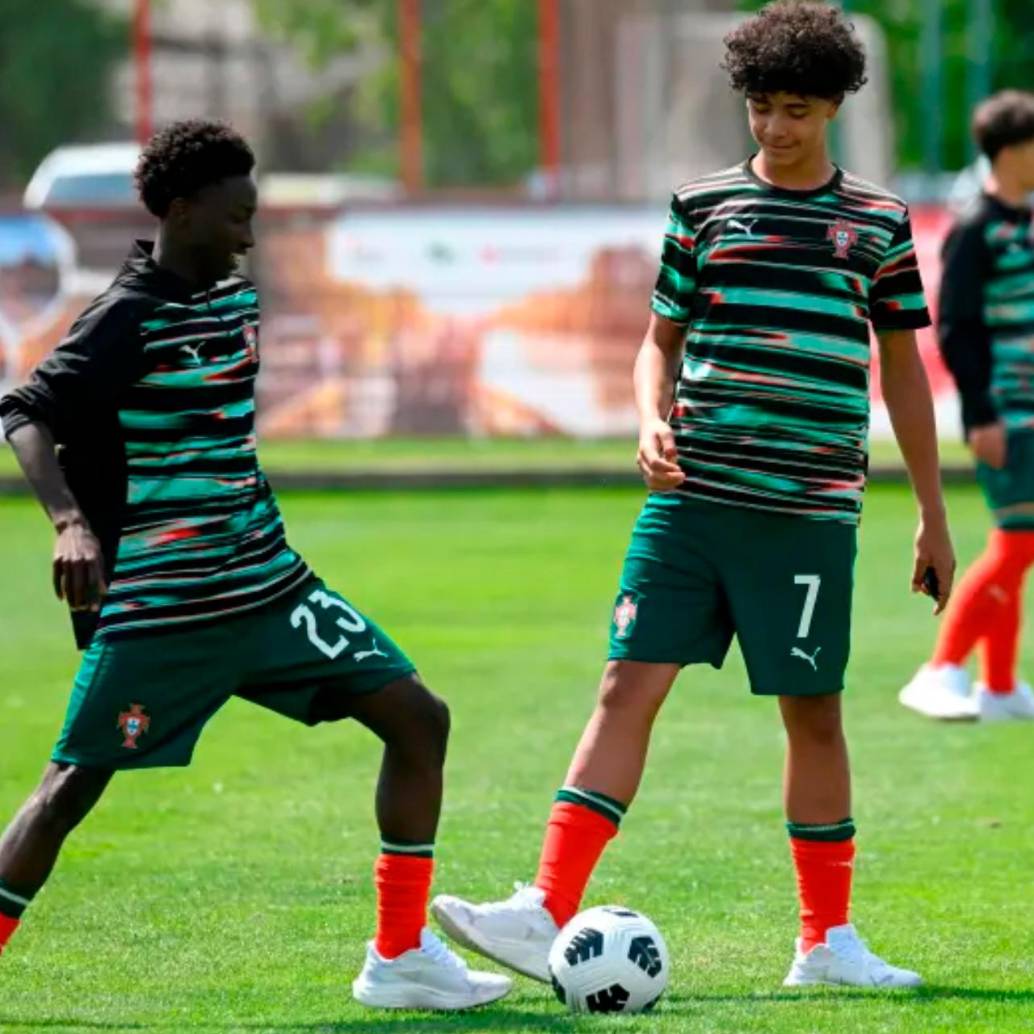 Cristianihno, de 14 años, juega en las divisiones menores del Al-Nassr de Arabia. Se formó en la Juventus y Manchester United. FOTO: GETTY