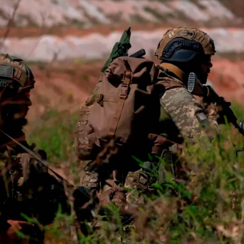 Los mercenarios colombianos estarían combatiendo con las Fuerzas de Apoyo Rápido, el grupo paramilitar que se enfrenta con el Ejército de Sudán desde abril de 2023. FOTO: Getty