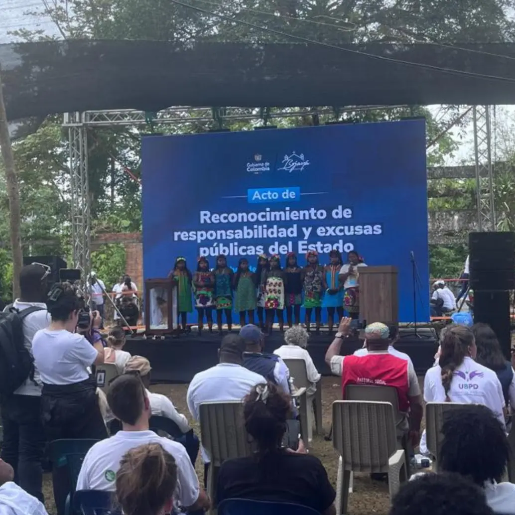 Tras dos décadas de la masacre, en liderazgo con el Ministerio de Defensa, se pidió perdón por la responsabilidad de las autoridades en lo ocurrido. Foto: Cortesía. 