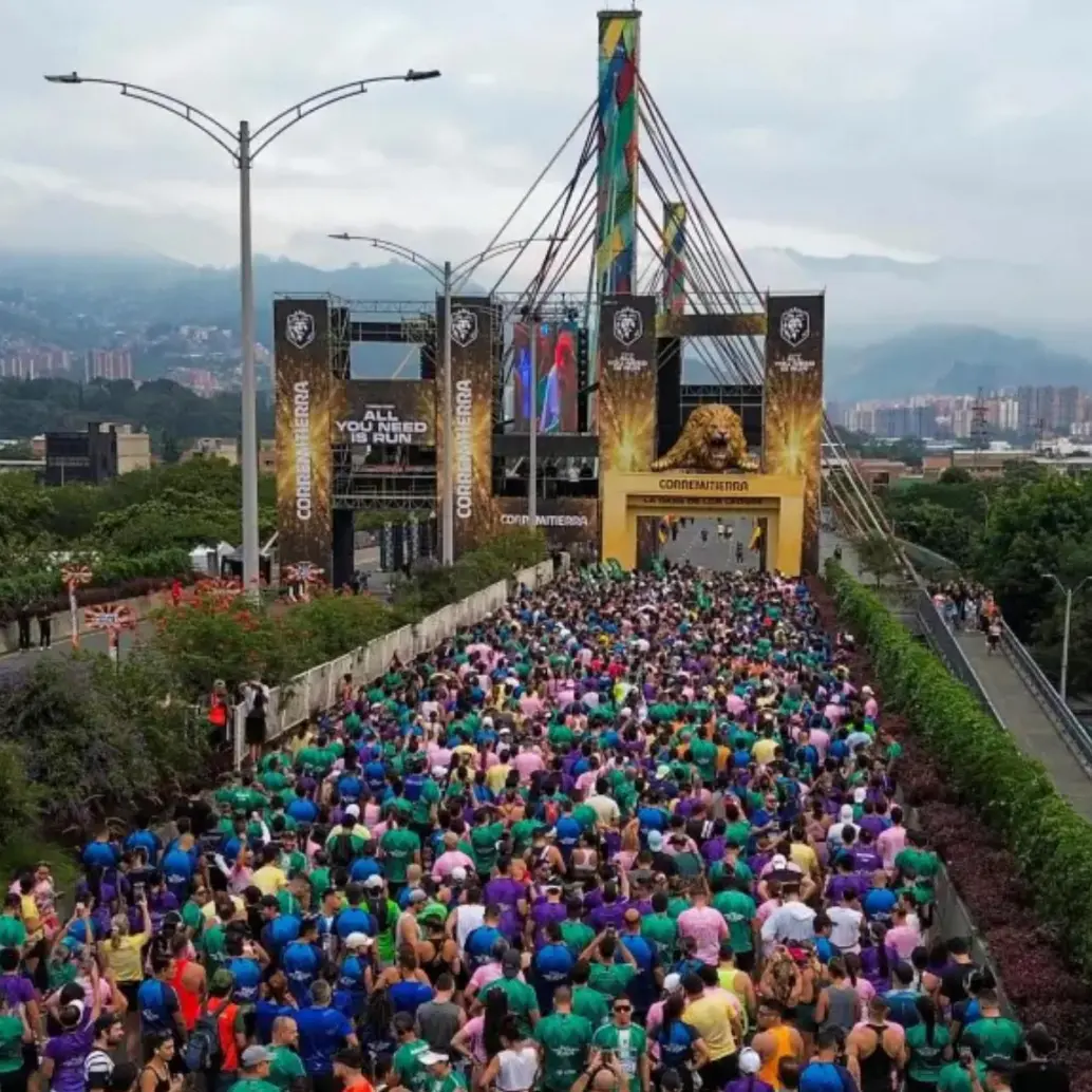 Una de las carreras más tradicionales y nacidas en territorio antioqueño regresó este domingo 19 de abril para seguir sumando kilómetros entre amigos y familia, desde Medellín hacia todo Colombia. FOTO: Manuel Saldarriaga Quintero