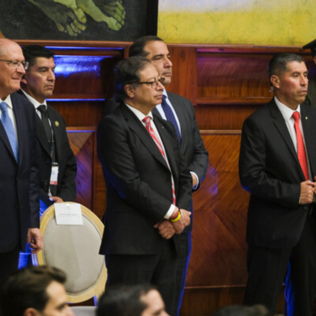 El presidente Gustavo Petro asistió a la posesión del mandatario ecuatoriano.