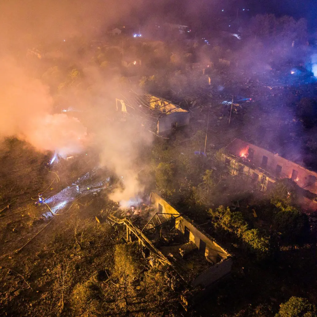 Explosión en fábrica de juegos artificiales en China dejó 26 muertos y más de 60 heridos. Foto: Xinhua