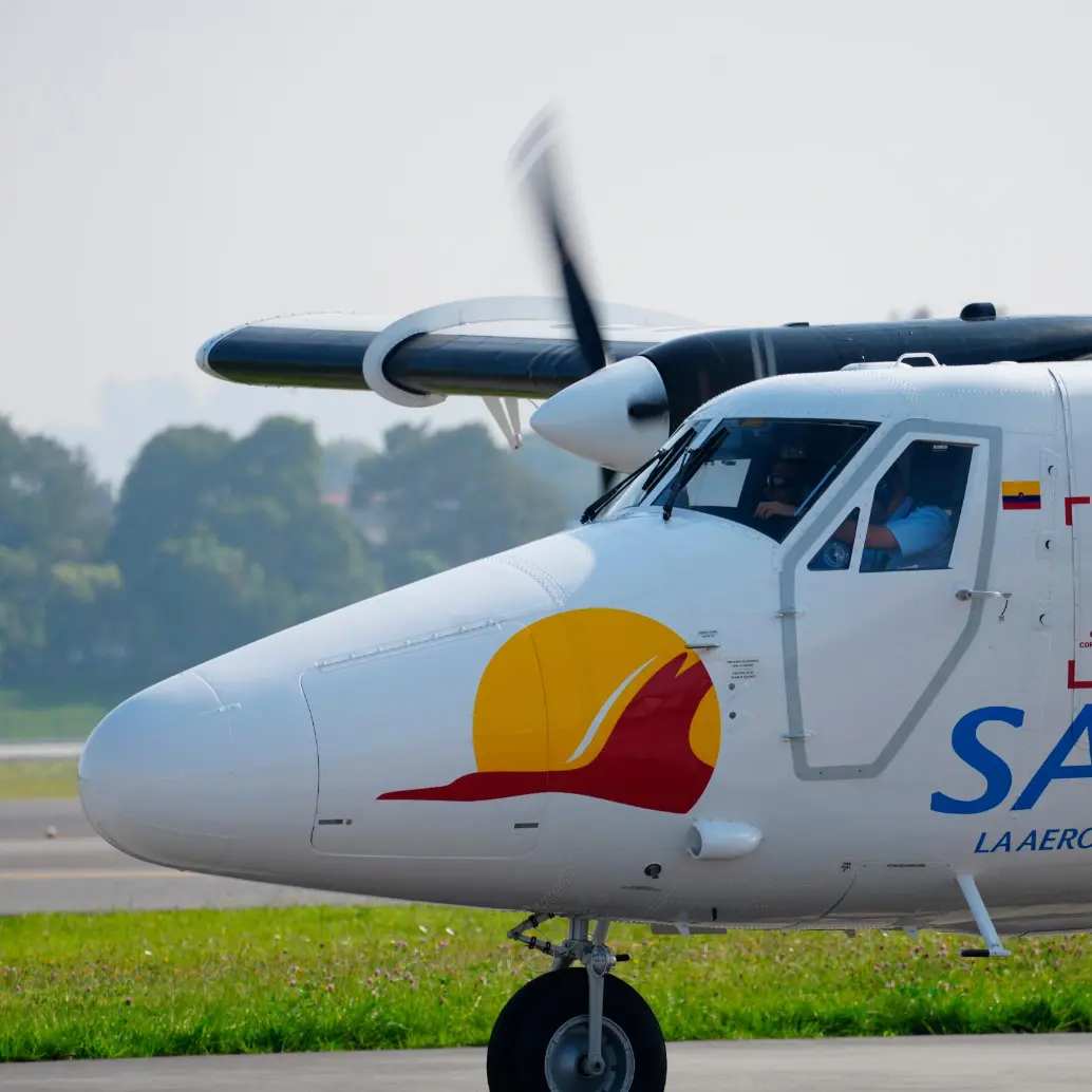 Los nuevos aviones DHC-6-300G Twin Otter de SATENA despegaron desde Calgary, Canadá, y reforzarán la conectividad aérea en regiones apartadas de Colombia. FOTO cortesía Satena