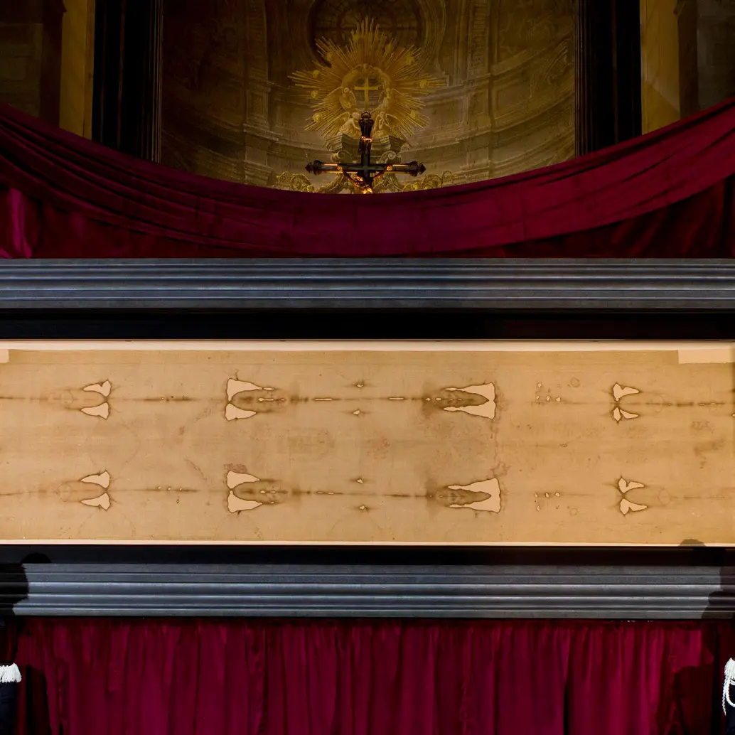 La Sábana Santa mide 4.4 metros y está en Turín, Italia. FOTO: Cortesía 