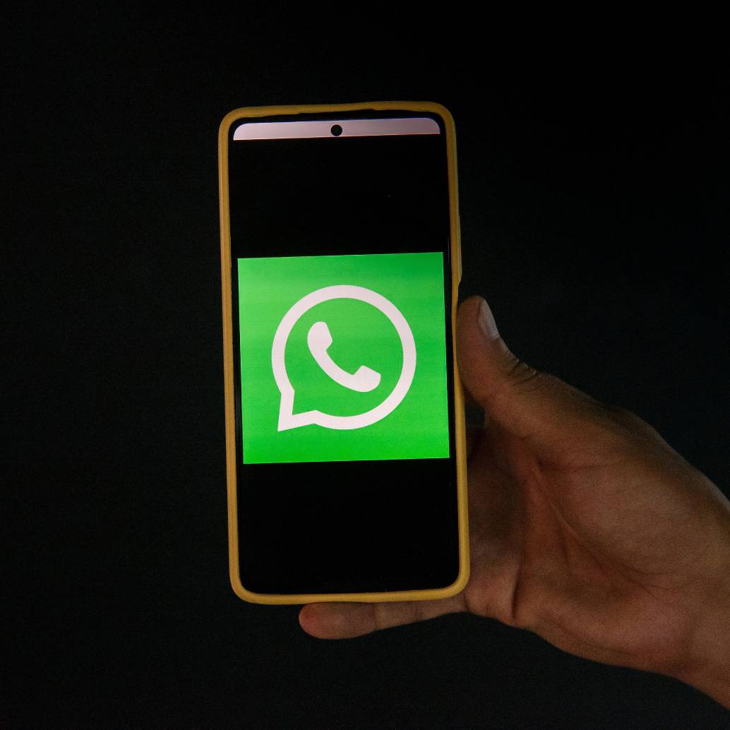 El acceso directo a la cámara de WhatsApp es una función poco conocida para capturar y enviar imágenes de manera rápida. FOTO Andrés Camilo Suárez Echeverry