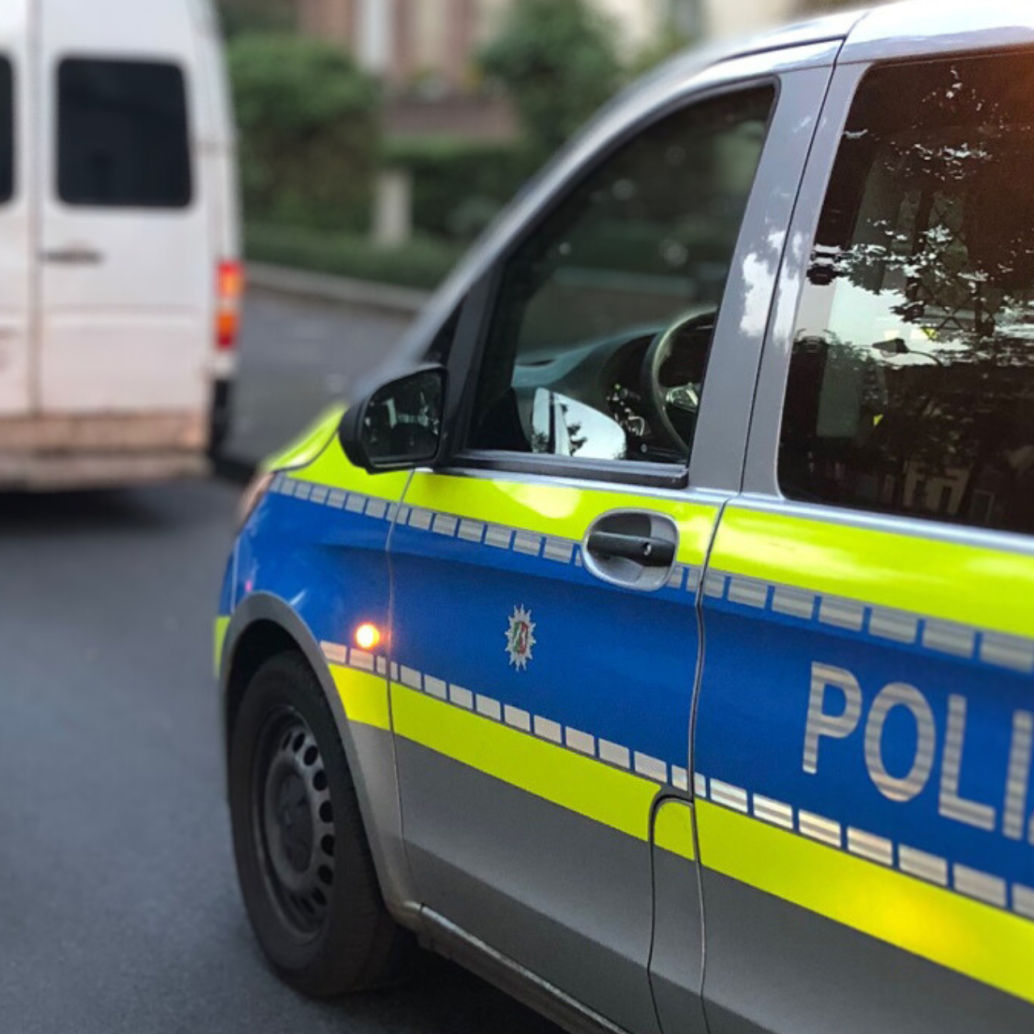 Las autoridades alemanas señalaron que los menores reconocieron estar dispuestos a cometer el atentado. FOTO: Tomada de X (antes Twitter) Policía de Düsseldorf @polizei_nrw_d