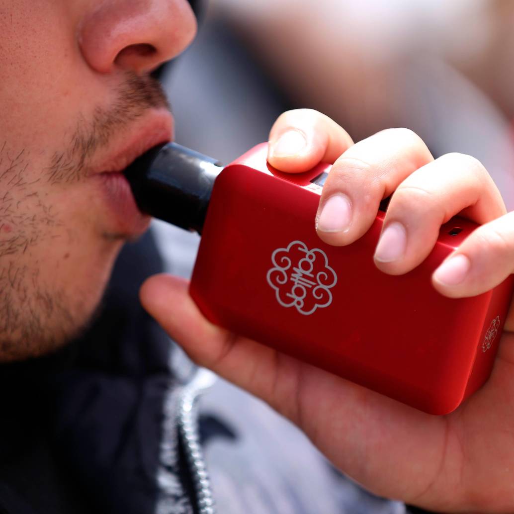 En Colombia, aproximadamente 1,1 millones de personas han sido usuarios de vapeadores. FOTO: Colprensa. 
