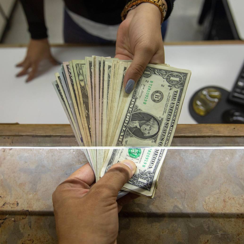El precio promedio del dólar hoy en la Bolsa de Valores de Colombia es de $3.907,95. FOTO EL COLOMBIANO