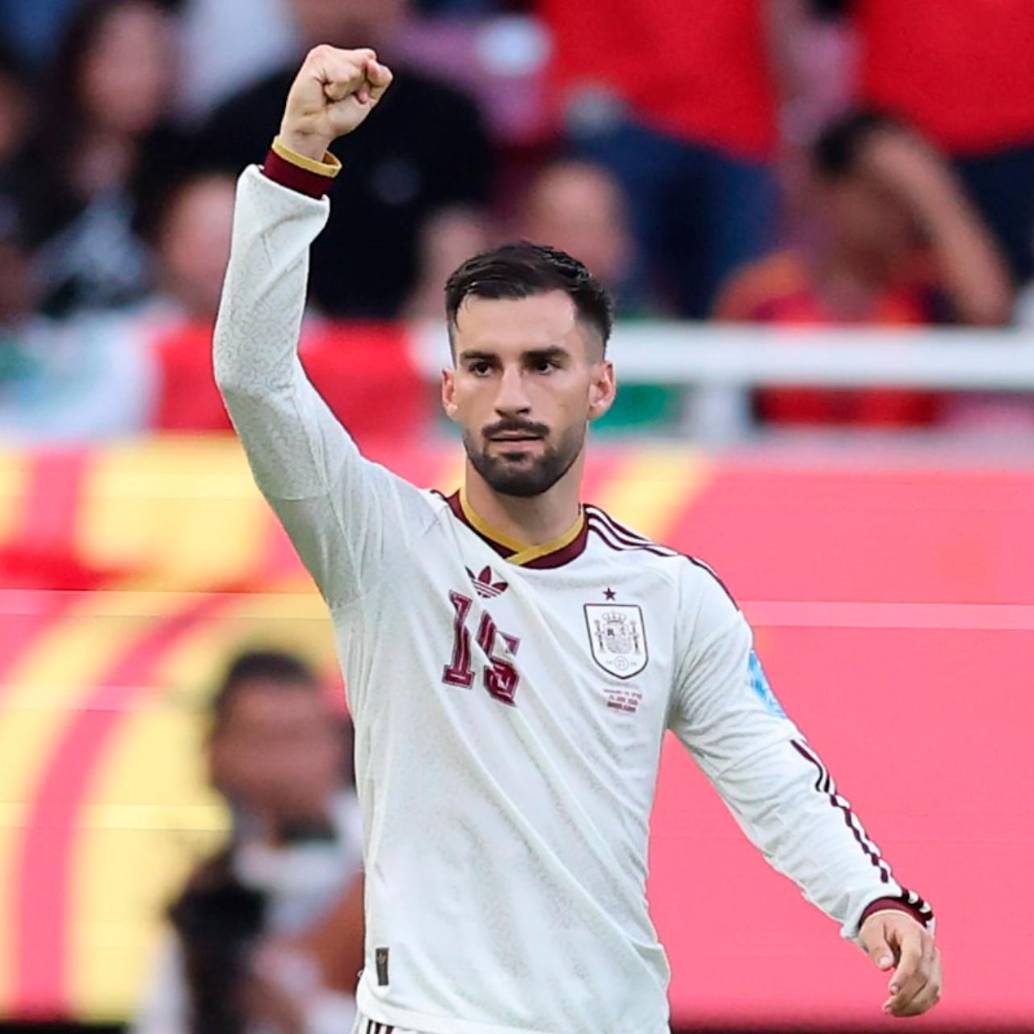 El futbolista Álex Baena, del Villarreal de España, anotó el gol que dejó por fuera a la Selección de Uruguay. Foto: tomada del x de Fifa 