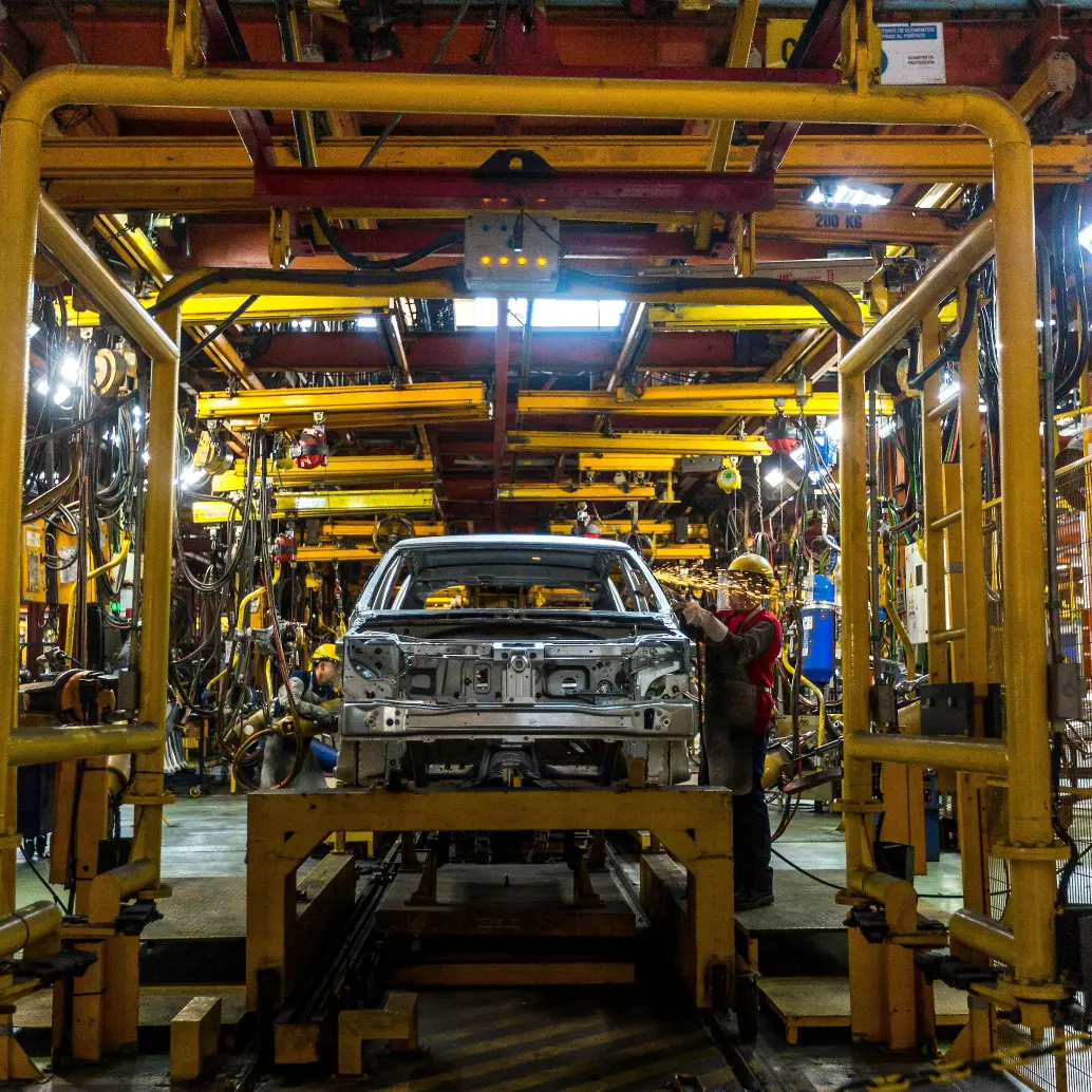 Planta de Renault-Sofasa en Envigado, desde donde se proyecta producir 45.000 vehículos en 2026.