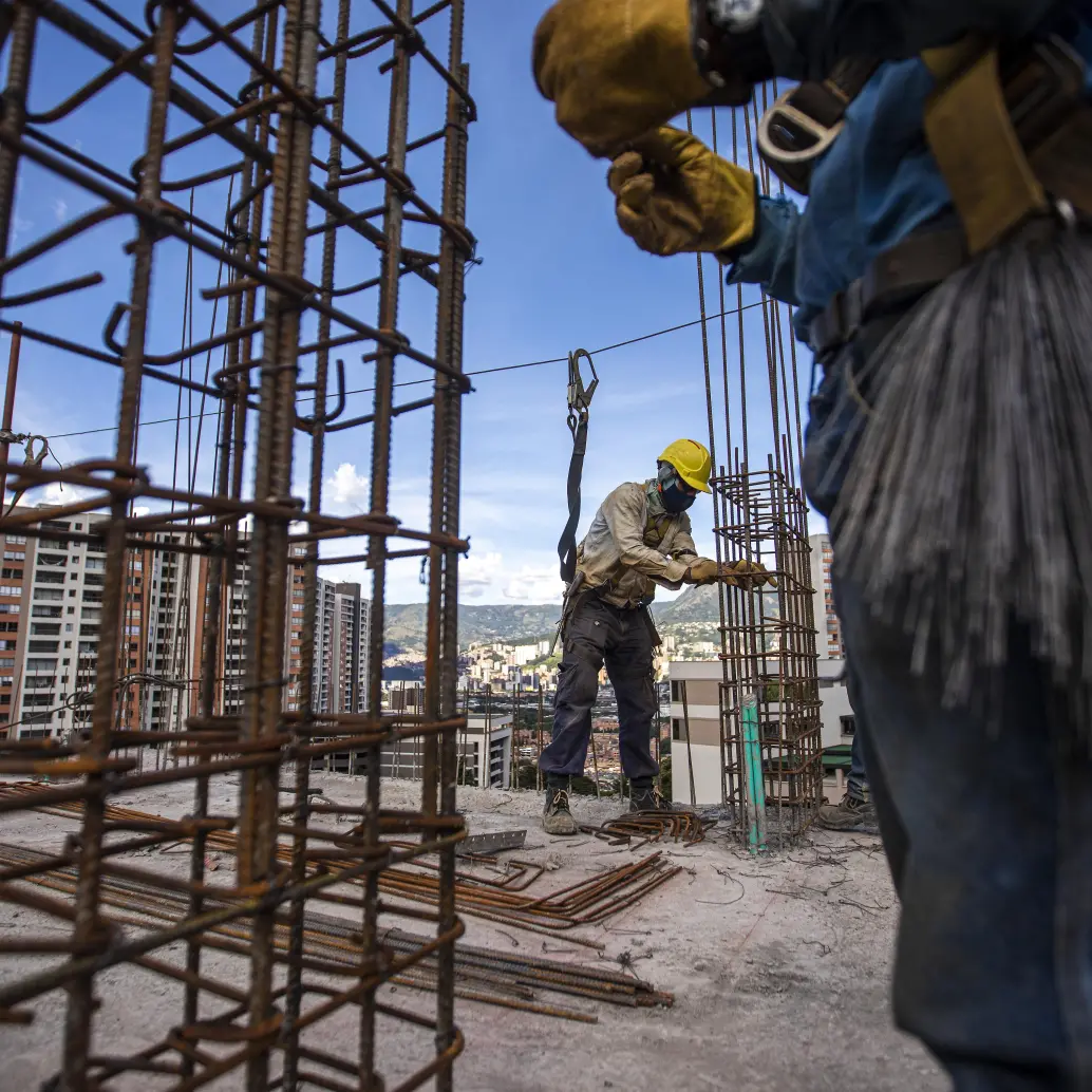 En agosto de 2025, el acero importado representó el 40,8% estimado del consumo de laminados de América Latina, valor récord histórico, según Alacero. Foto: Cortesía Carlos Alberto Velásquez