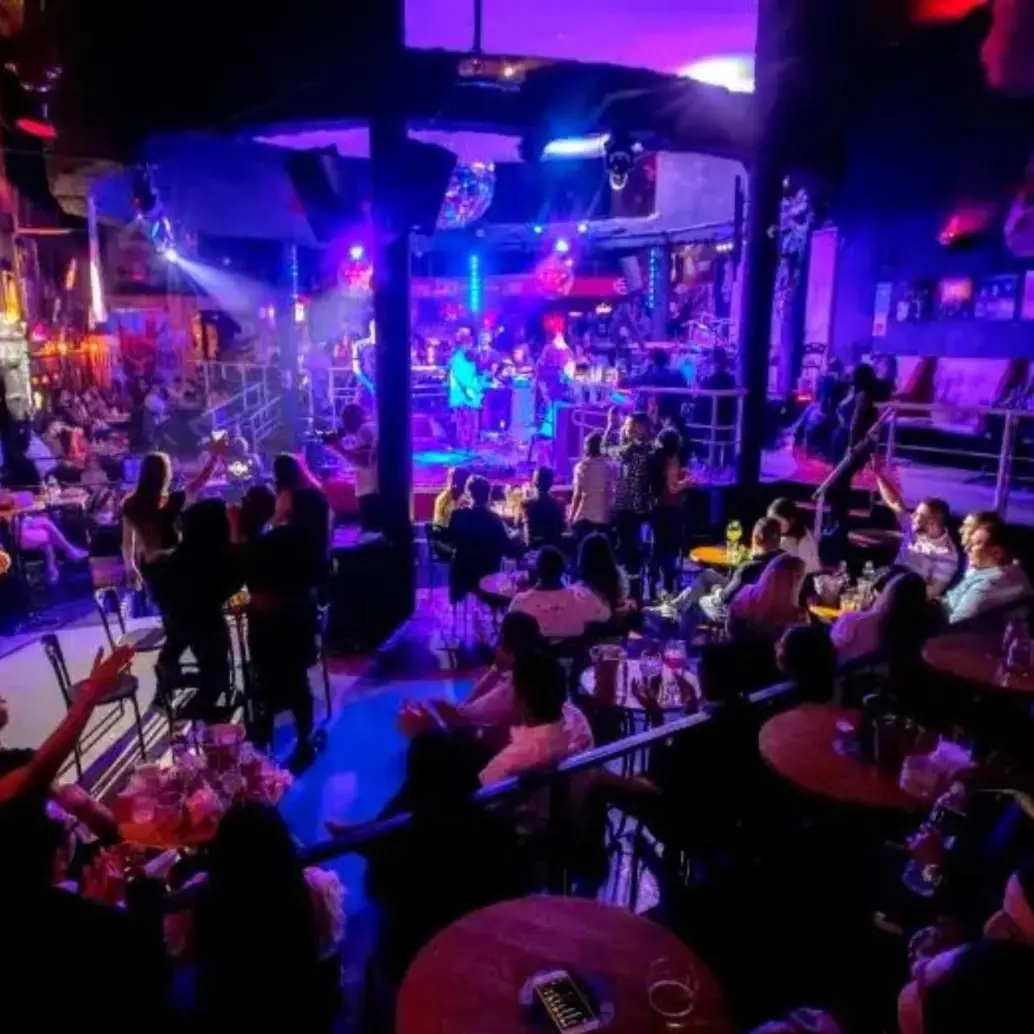 De acuerdo con las autoridades capitalinas, el objetivo es combatir la rumba ilegal y hacer frente a establecimientos que operan de manera irregular. FOTO: Camilo Suárez