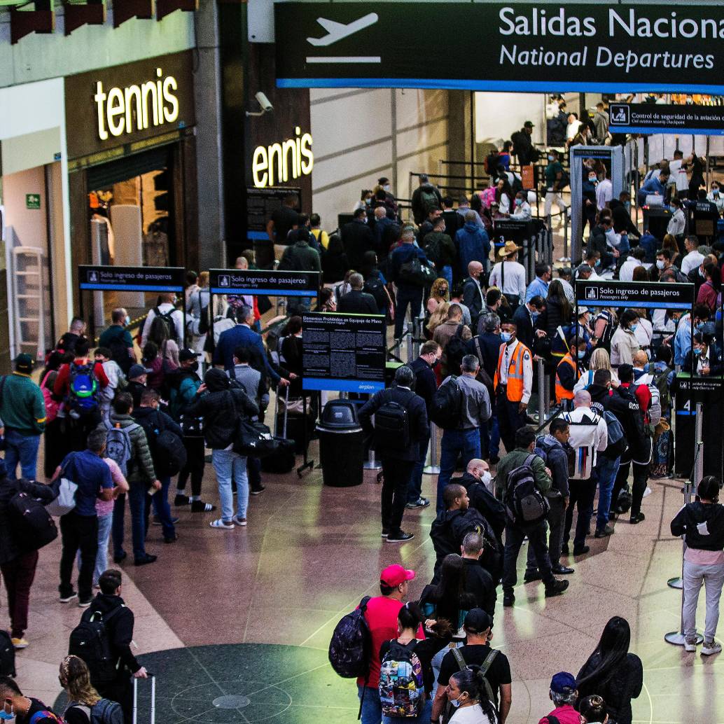 El aeropuerto José María Córdova fue diseñado para 11 millones de viajeros anuales y desde 2022 ya sobrepasó esa capacidad. FOTO Julio César Herrera