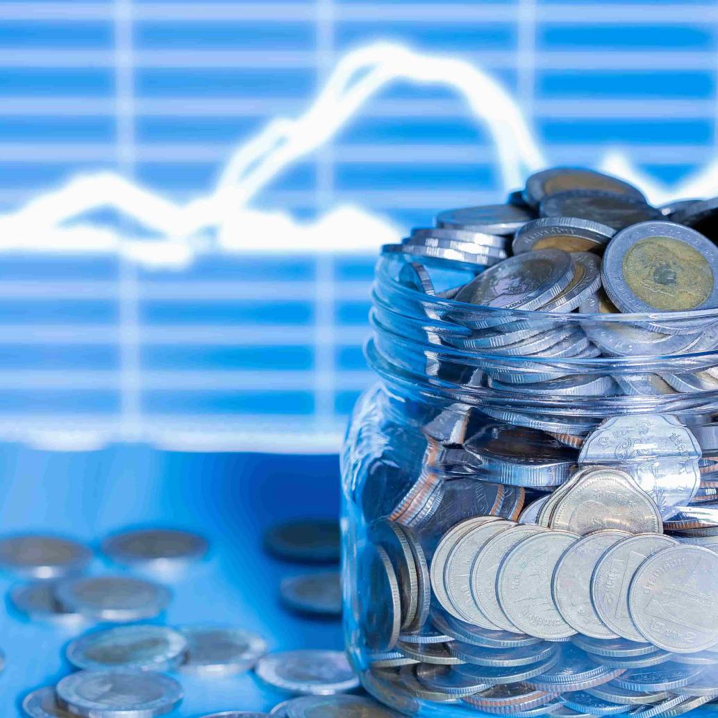 Protección invita a los colombianos a usar la prima como una oportunidad para ahorrar, invertir y fortalecer su bienestar financiero. FOTO: Freepik. 